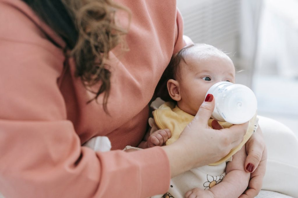 baby feeding when moving forward